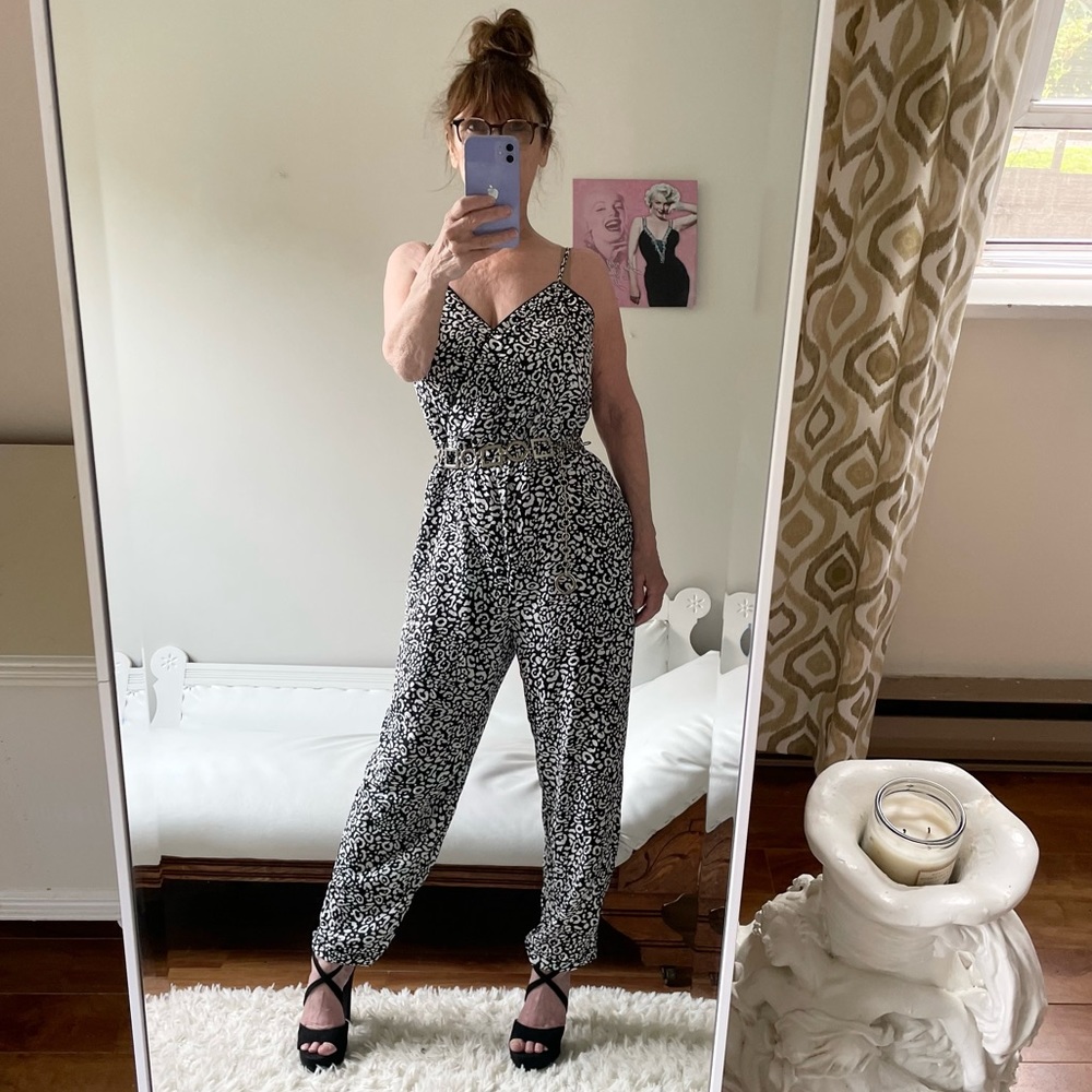 BLACK WHITE STRAIGHT LEG JUMPSUIT POCKETS STRETCH WAIST ADJUSTABLE STRAPS